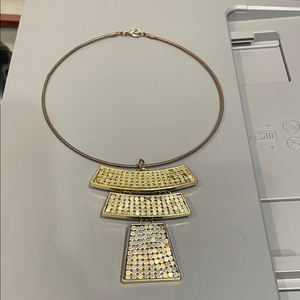 Chic Gold Geometric Necklace